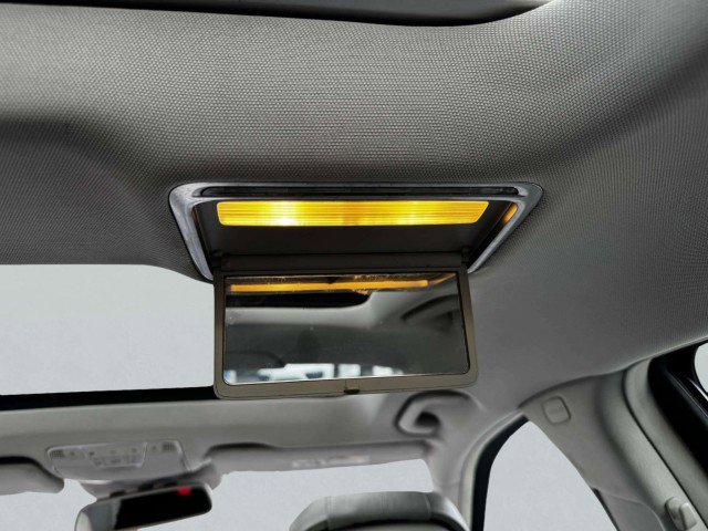 Used 2017 Mercedes-Benz S 550 Sedan image 37