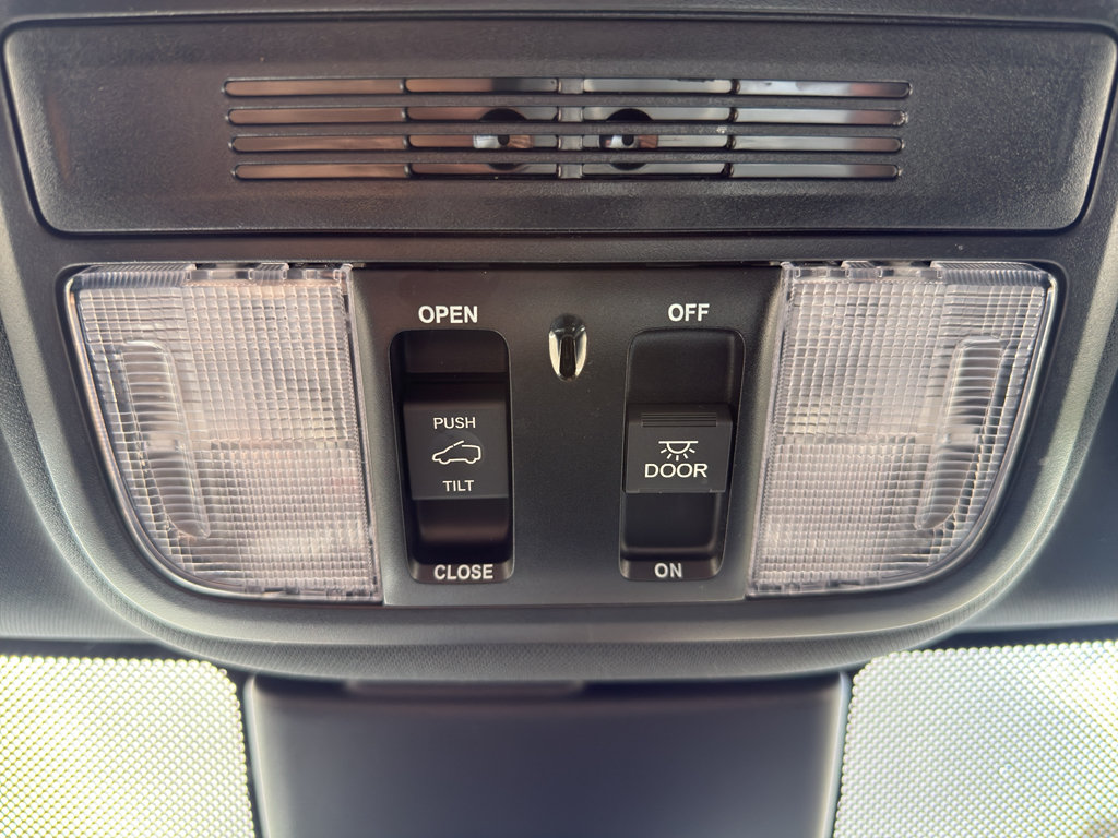 Used 2025 Honda Odyssey Sport-L image 31