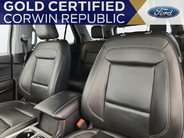 Used 2022 Ford Explorer XLT w/ Equipment Group 202A AWD/4WD image 12