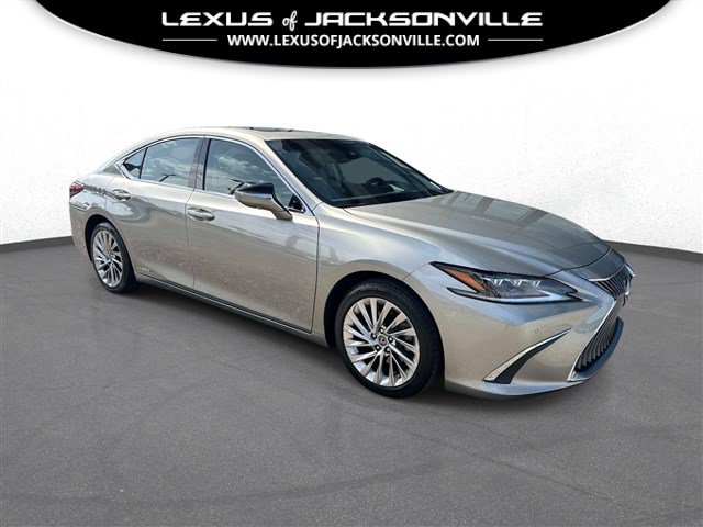 Used 2021 Lexus ES 300h Ultra Luxury w/ Accessory Package 2