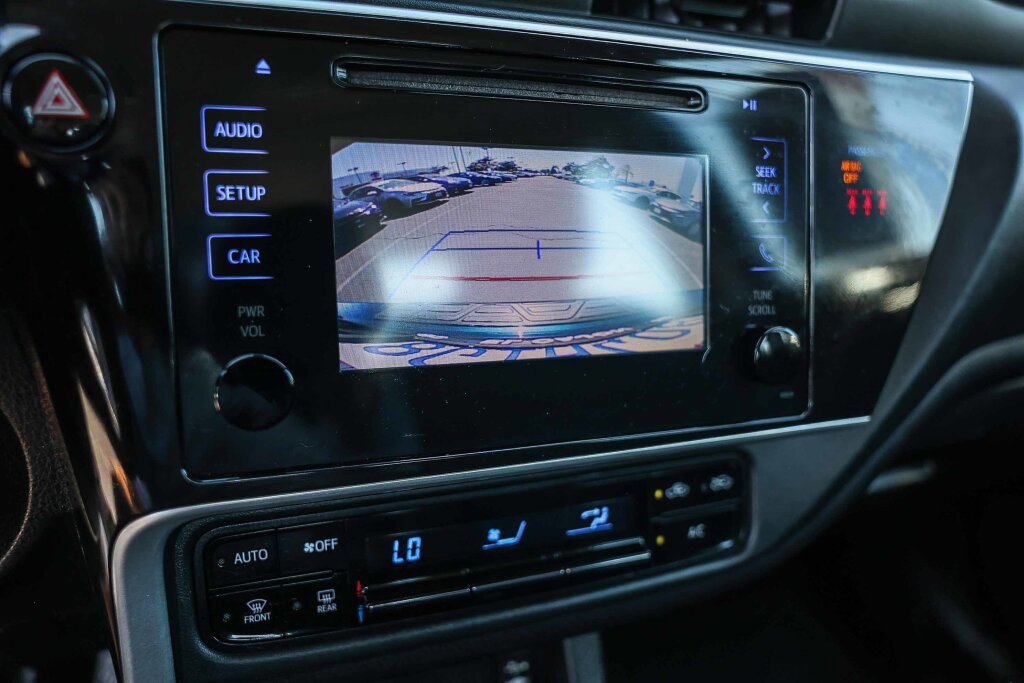 Used 2019 Toyota Corolla LE w/ Carpet Mat Package (TMS) FWD image 14