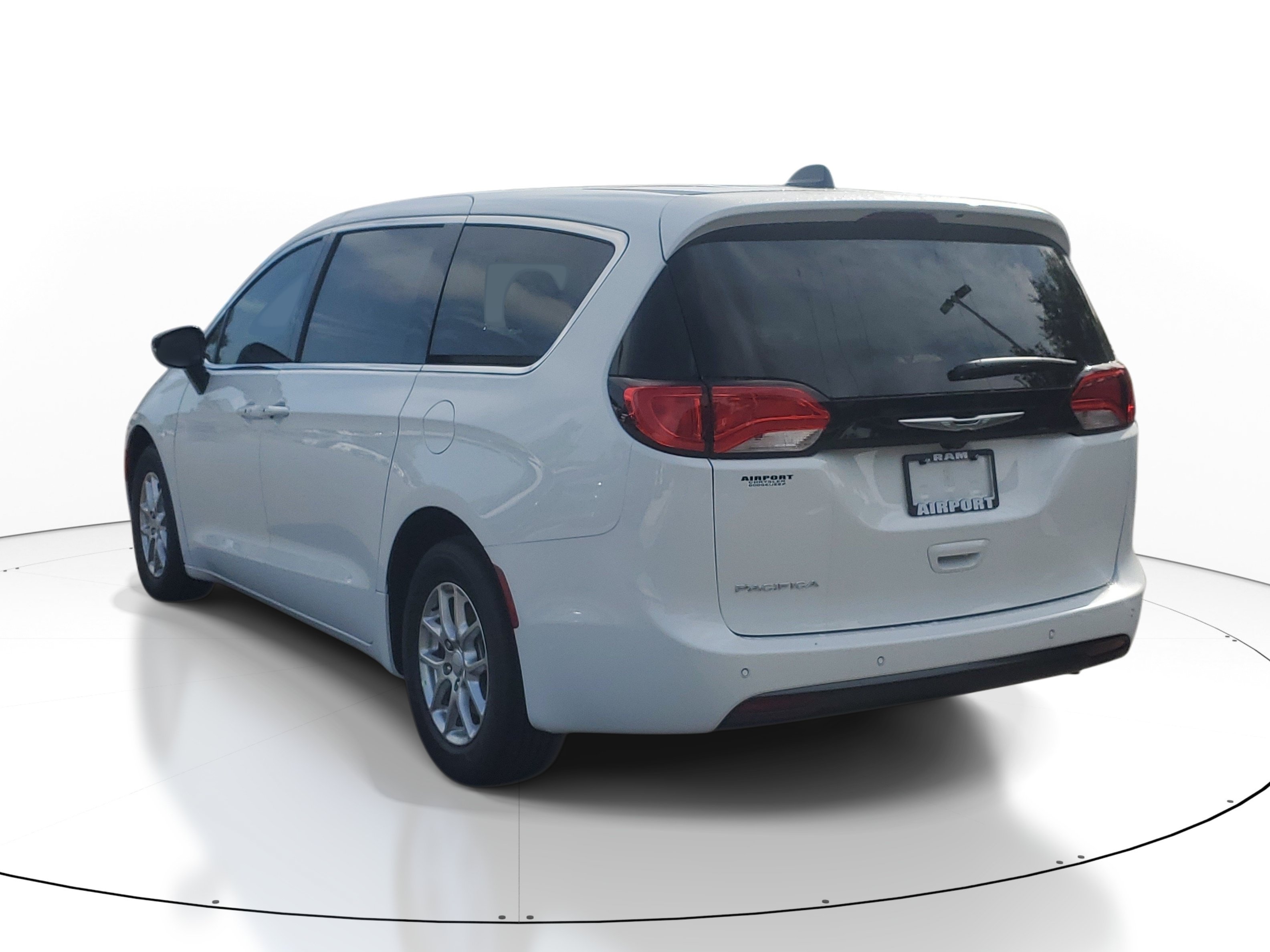 New 2027 Chrysler Pacifica LX FWD image 4