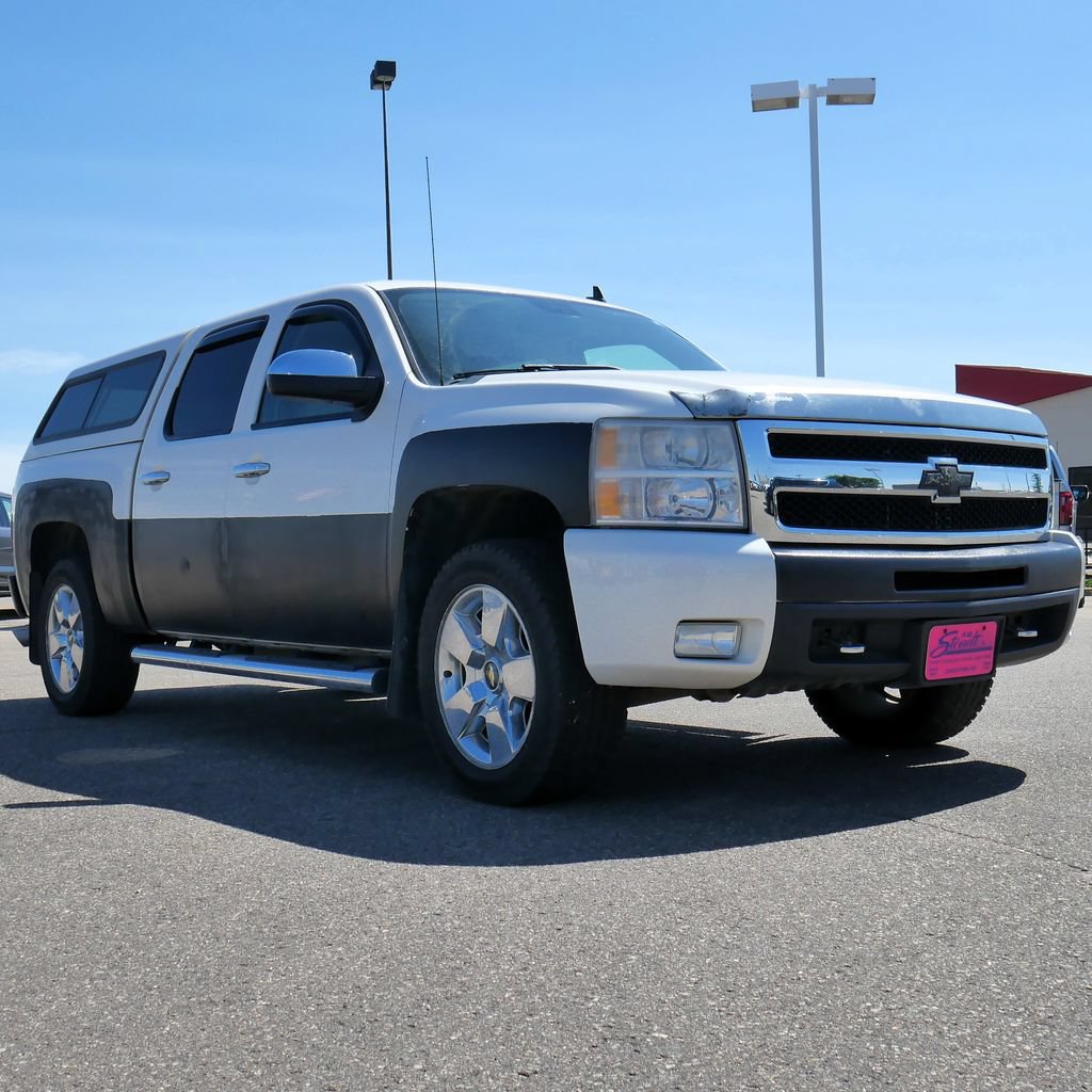 Used 2011 Chevrolet Silverado 1500 LTZ w/ LTZ White Diamond Edition AWD/4WD image 13