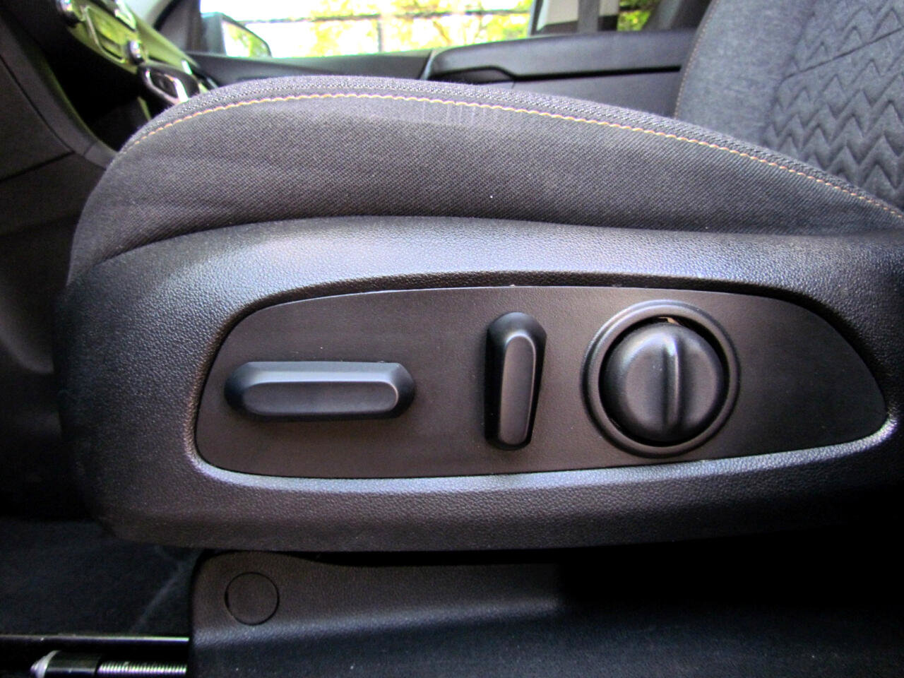 Used 2023 Chevrolet Equinox LT image 17