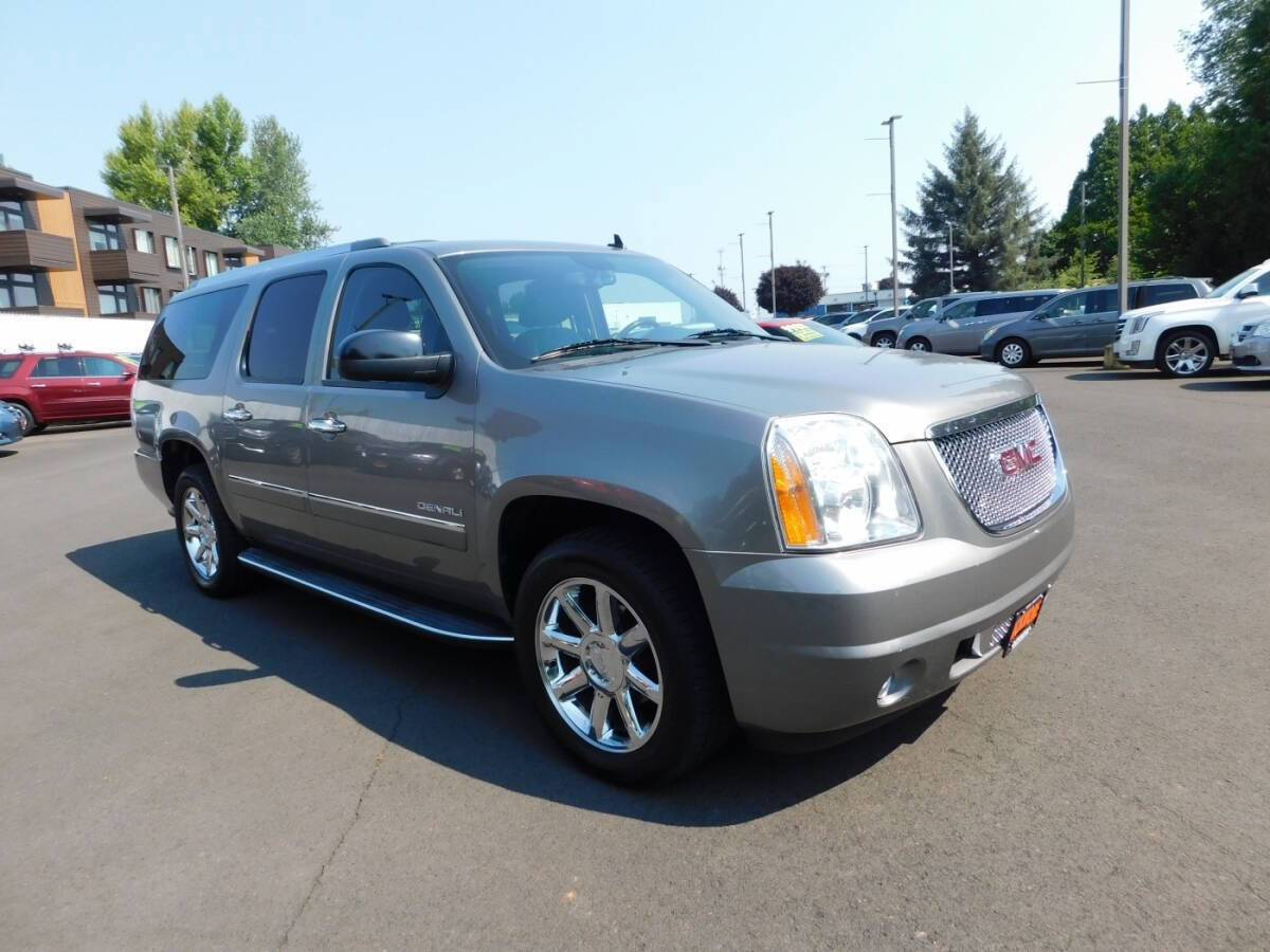 Used 2012 GMC Yukon XL Denali AWD/4WD image 1