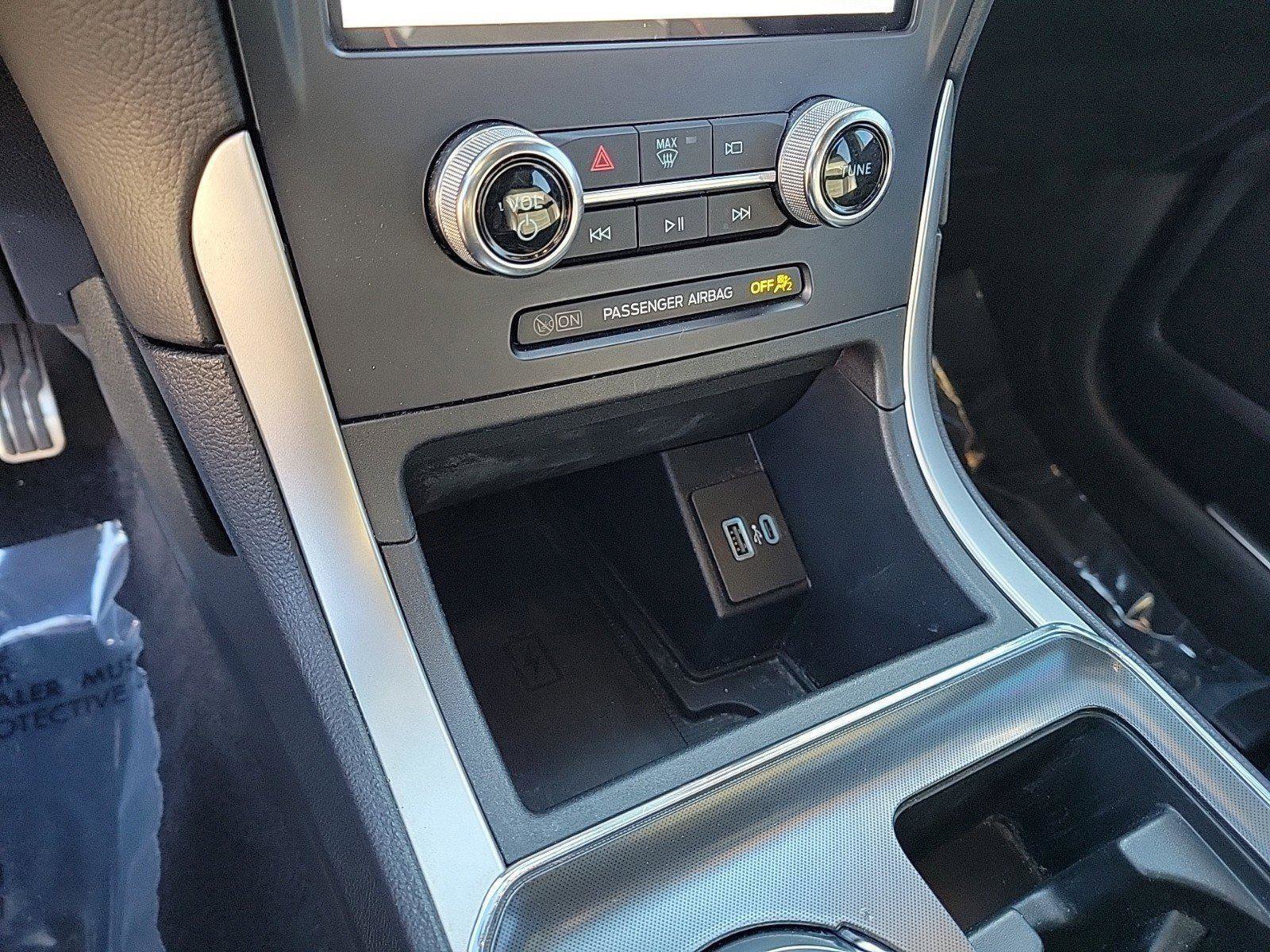 Used 2024 Ford Edge ST-Line image 27