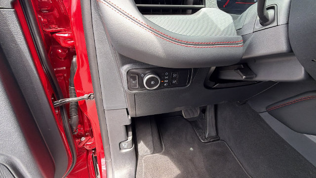 Used 2026 Ford Explorer ST-Line RWD image 31