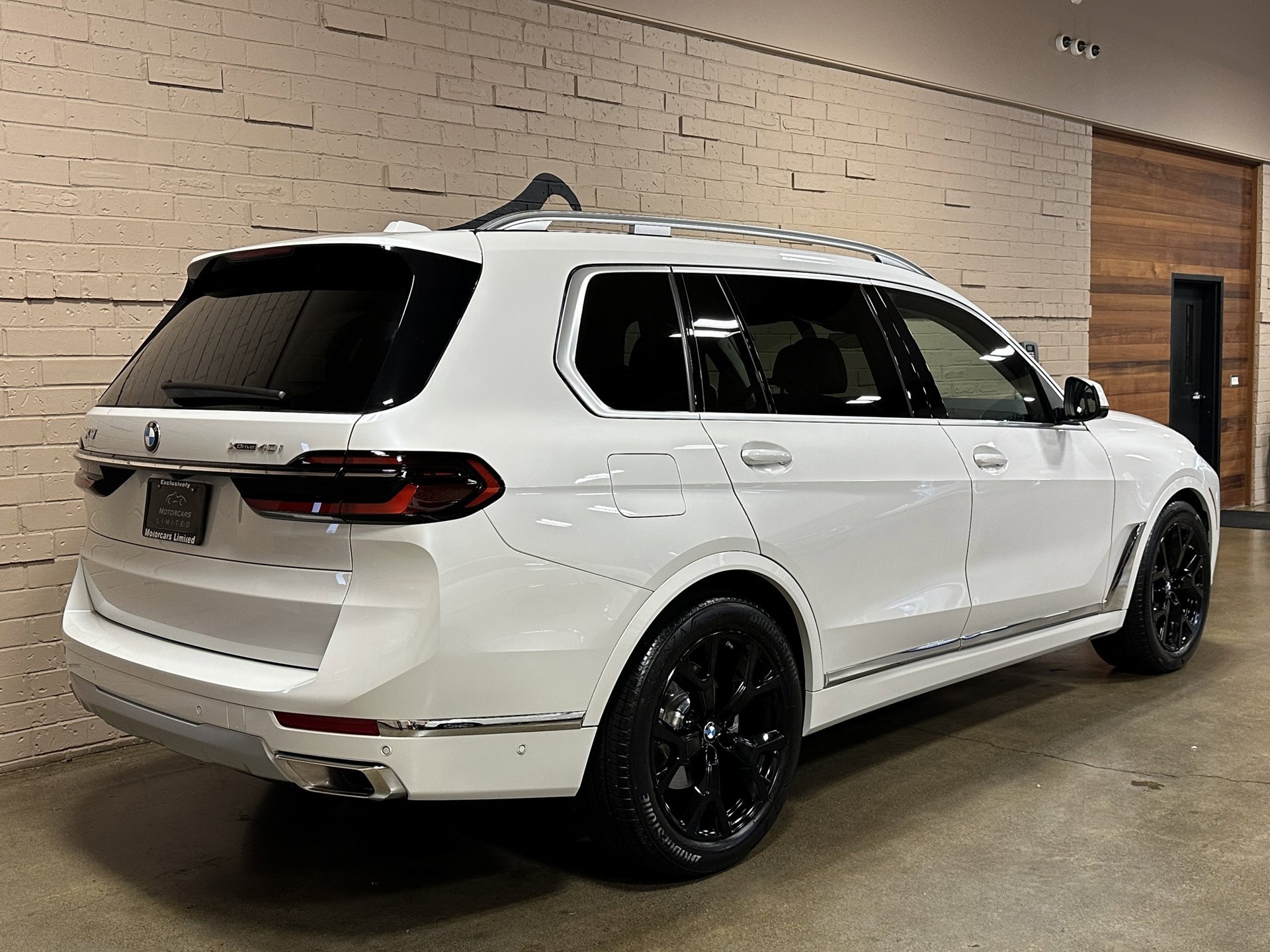 Used 2025 BMW X7 xDrive40i w/ Premium Package image 4