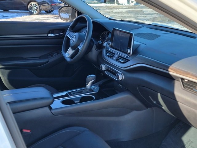 Used 2024 Nissan Altima 2.5 SV image 10
