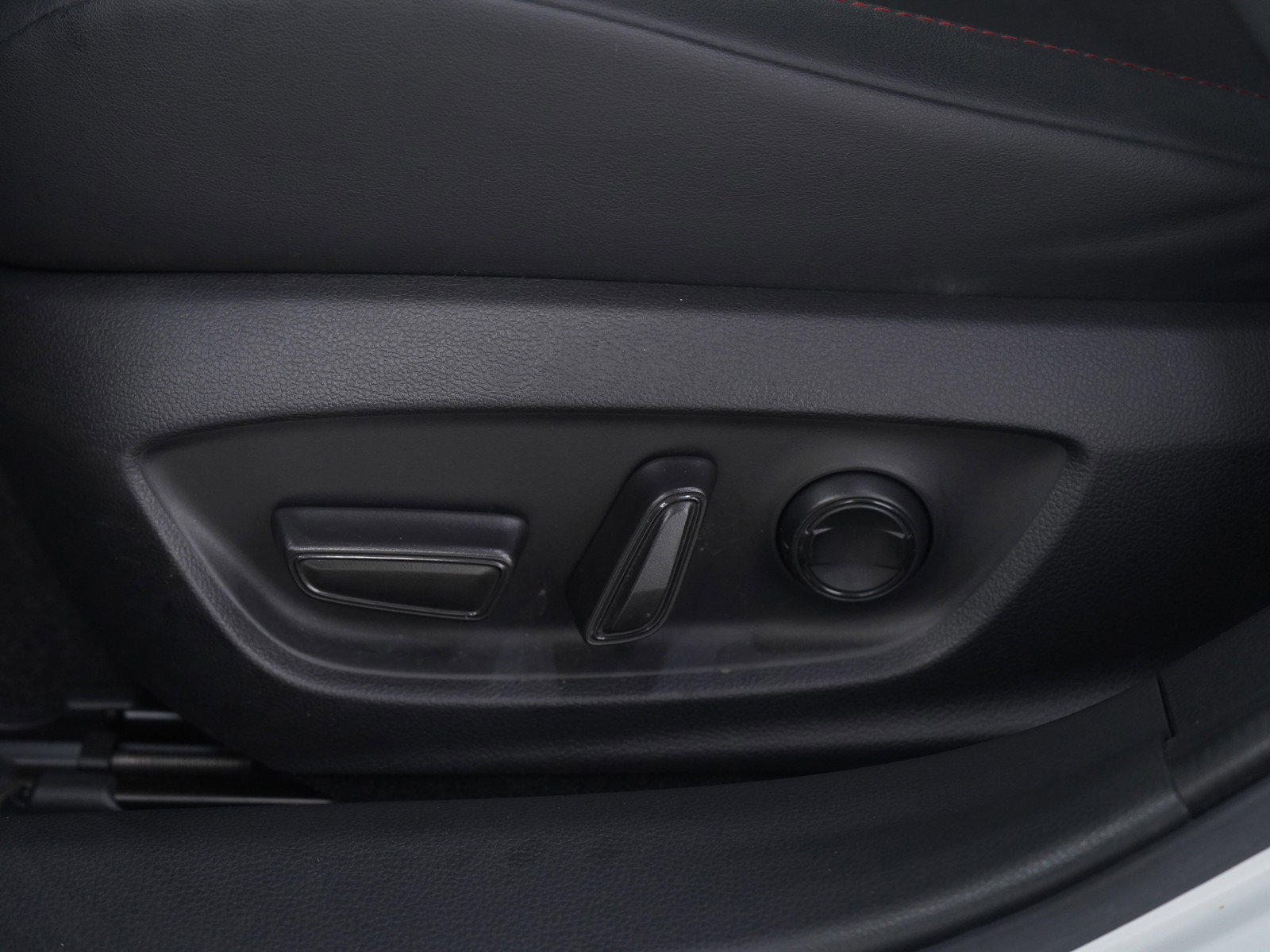 Used 2023 Toyota Prius Prime Premium image 29