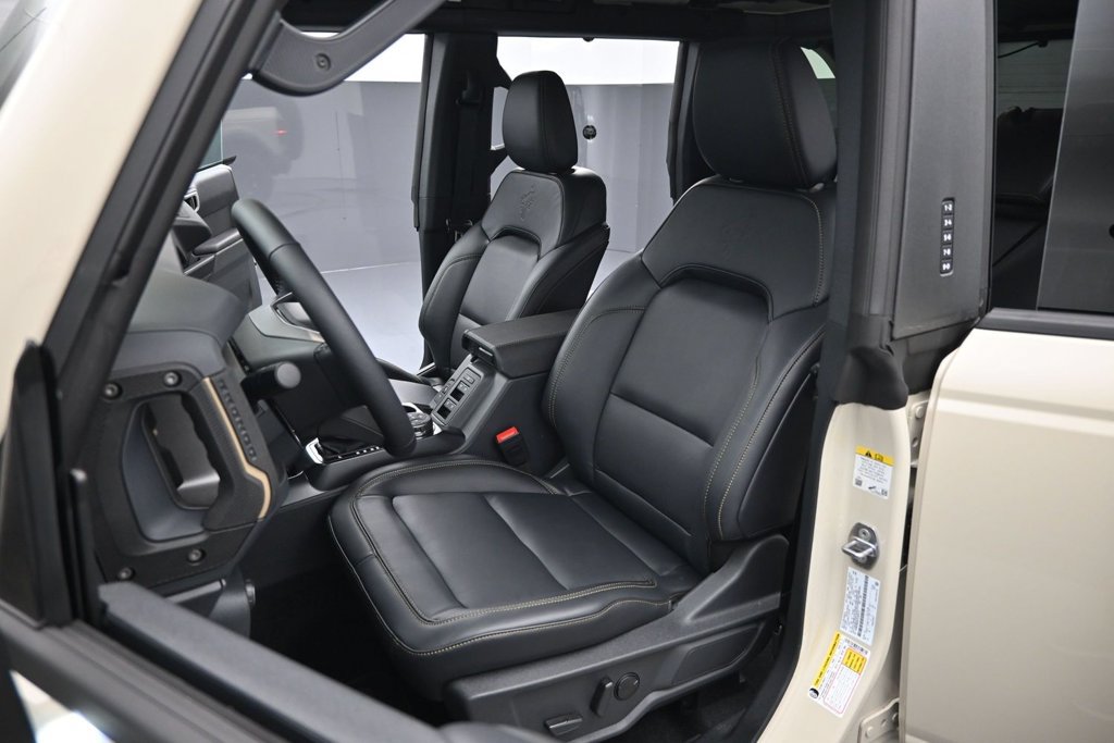 New 2026 Ford Bronco Badlands w/ Wildtrak Package AWD/4WD image 8
