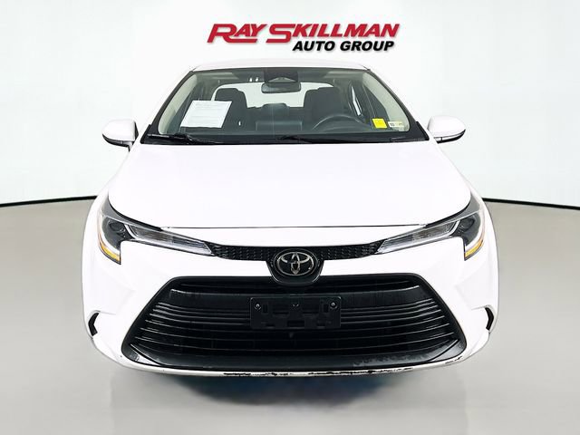 Used 2023 Toyota Corolla LE FWD image 2