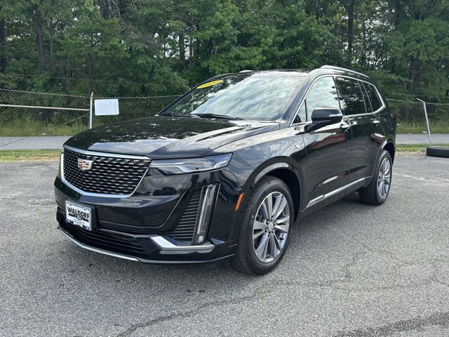Used 2024 Cadillac XT6 Premium Luxury w/ Technology Package AWD/4WD image 3