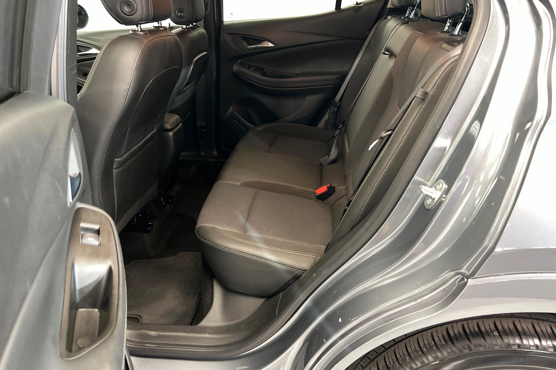 Used 2022 Buick Encore GX Select w/ Sport Touring Package FWD image 22