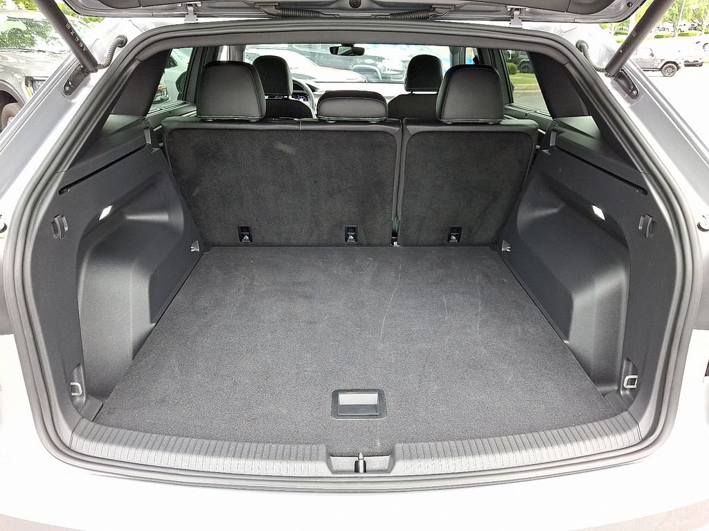 Used 2025 Volkswagen Atlas Cross Sport SE FWD image 28