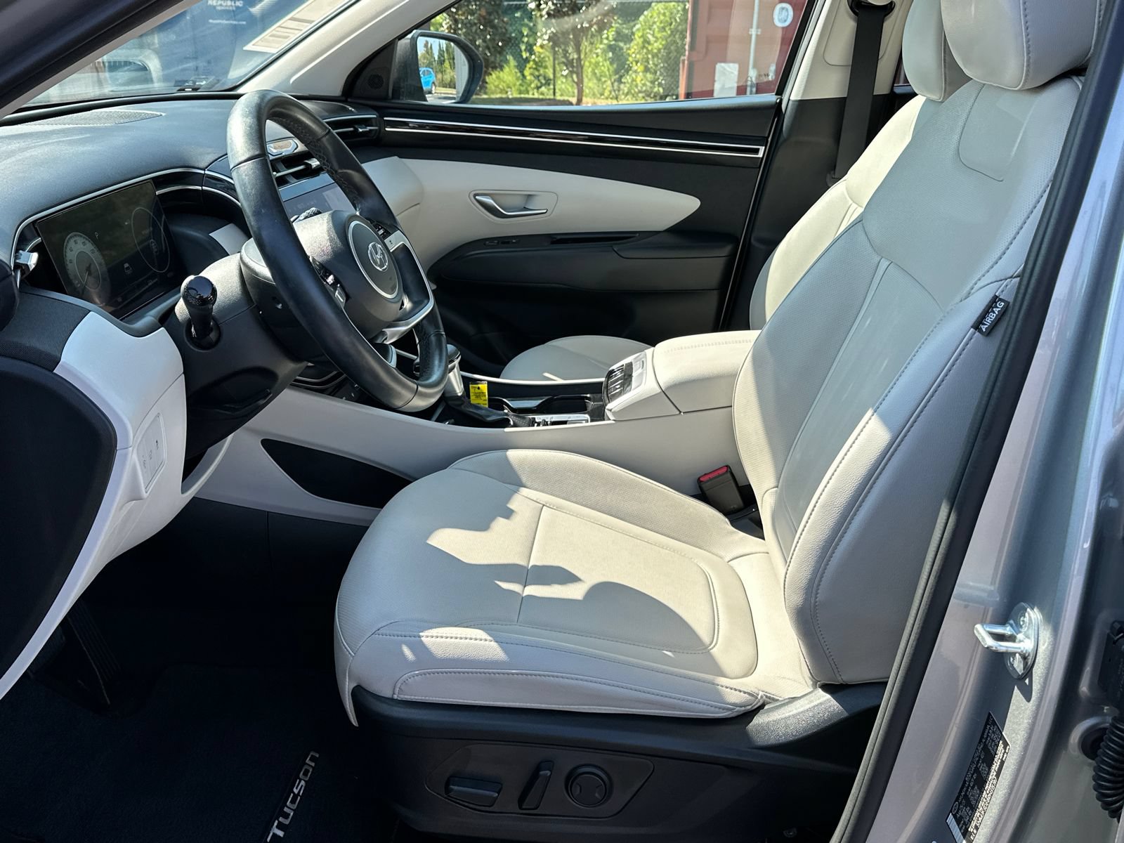 Certified 2024 Hyundai Tucson SEL w/ Convenience Package FWD image 11