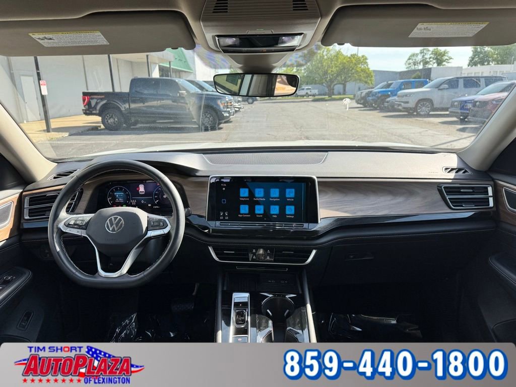 Used 2025 Volkswagen Atlas SE AWD/4WD image 31