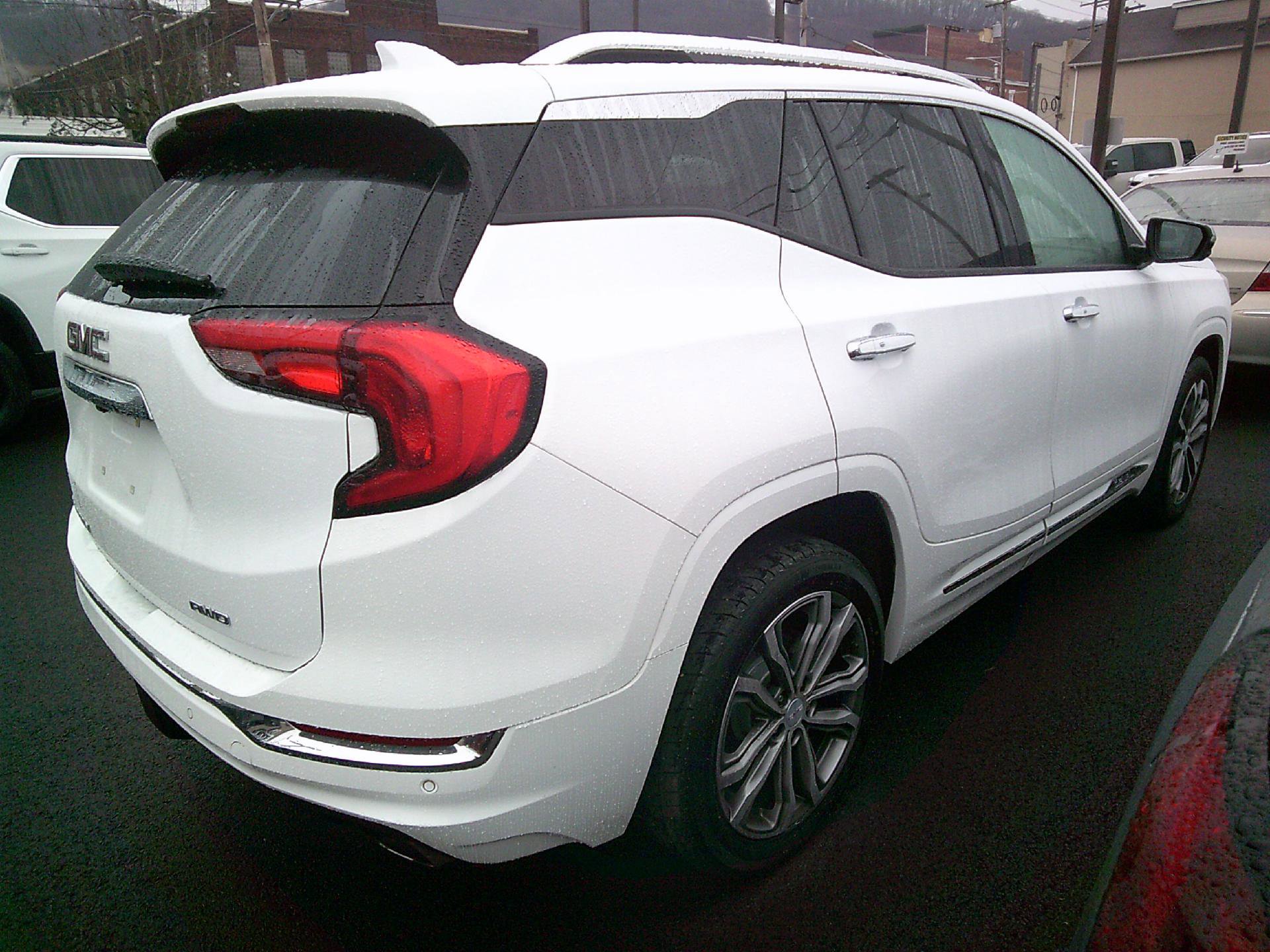 Used 2018 GMC Terrain Denali w/ Advanced Safety Package image 6