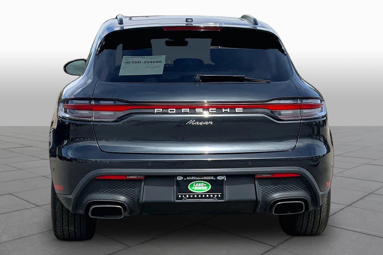 Used 2022 Porsche Macan AWD/4WD image 5