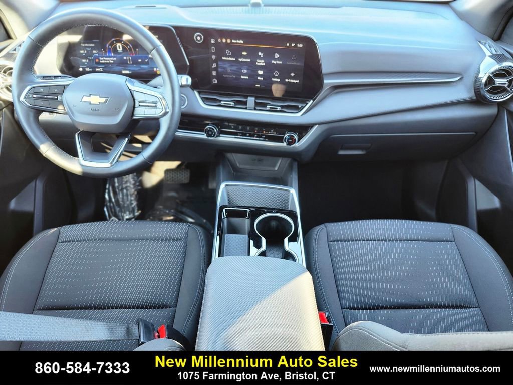 Used 2025 Chevrolet Equinox LT image 12