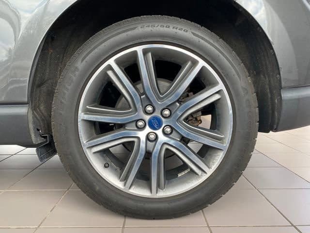 Used 2019 Ford Edge Titanium w/ Cold Weather Package image 29