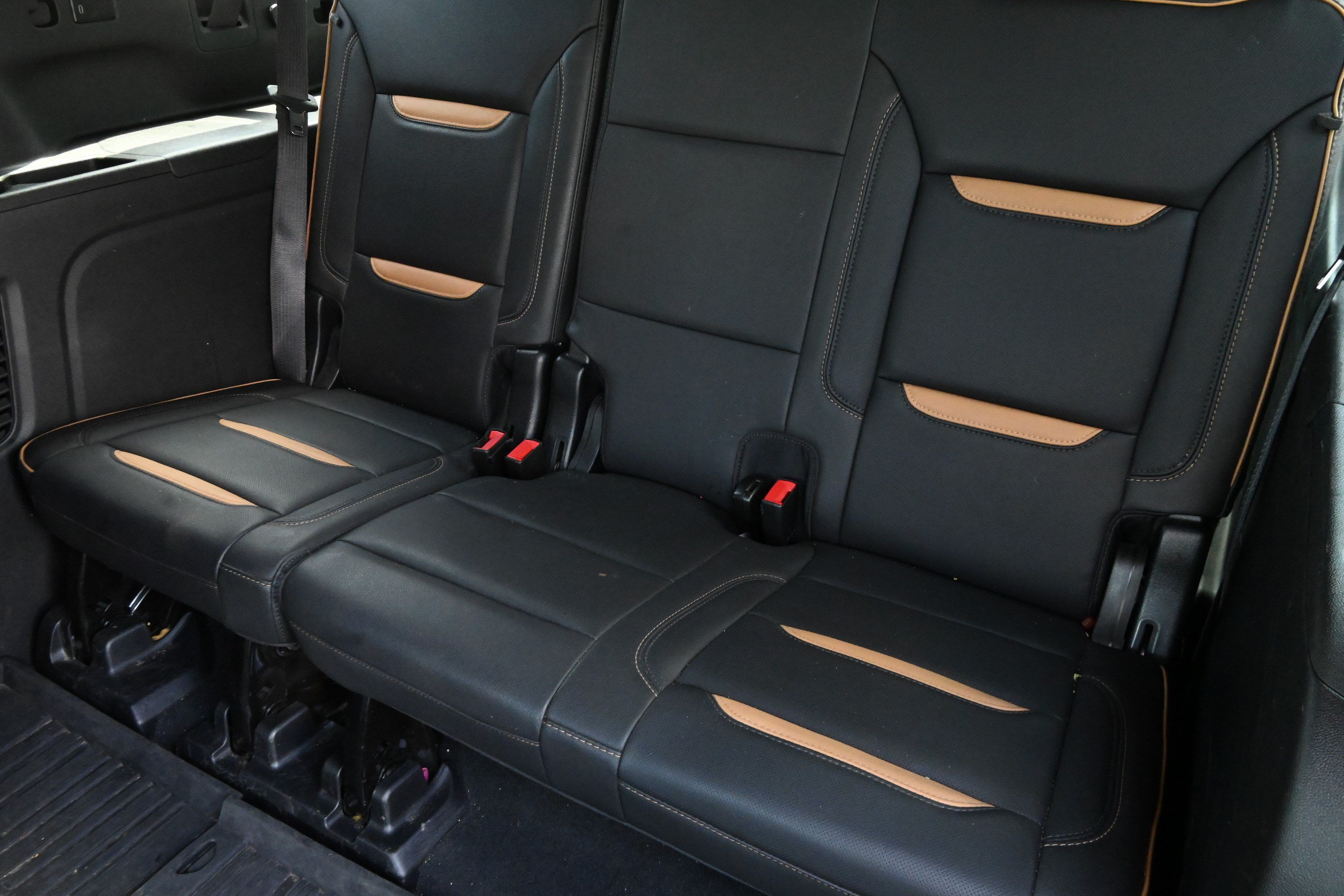 Used 2023 GMC Yukon XL AT4 w/ AT4 Premium Package AWD/4WD image 13
