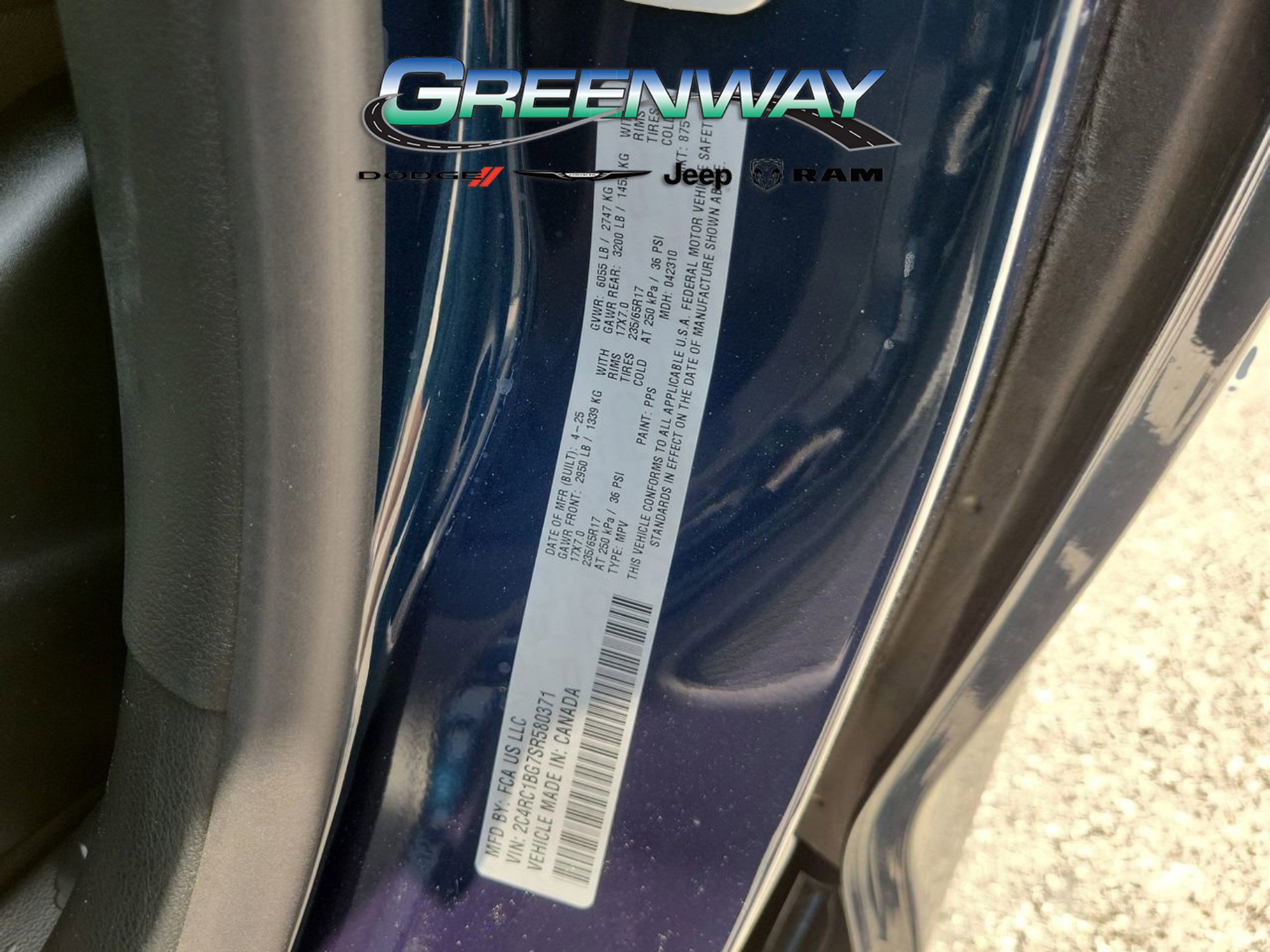 New 2025 Chrysler Pacifica Select w/ Uconnect Theater Family Group image 34