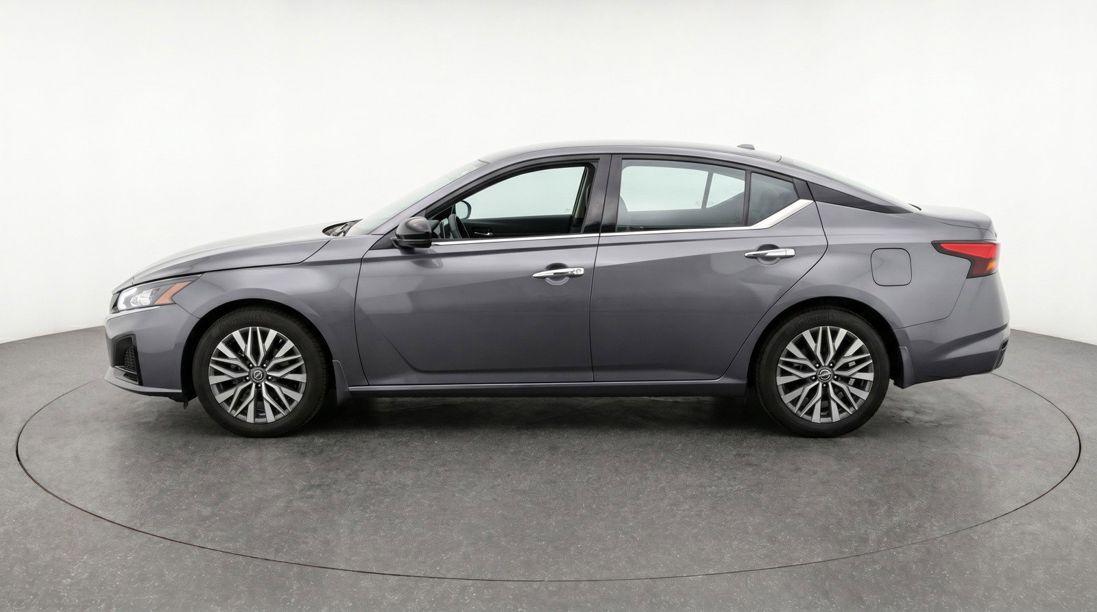 Used 2025 Nissan Altima 2.5 SV FWD image 5