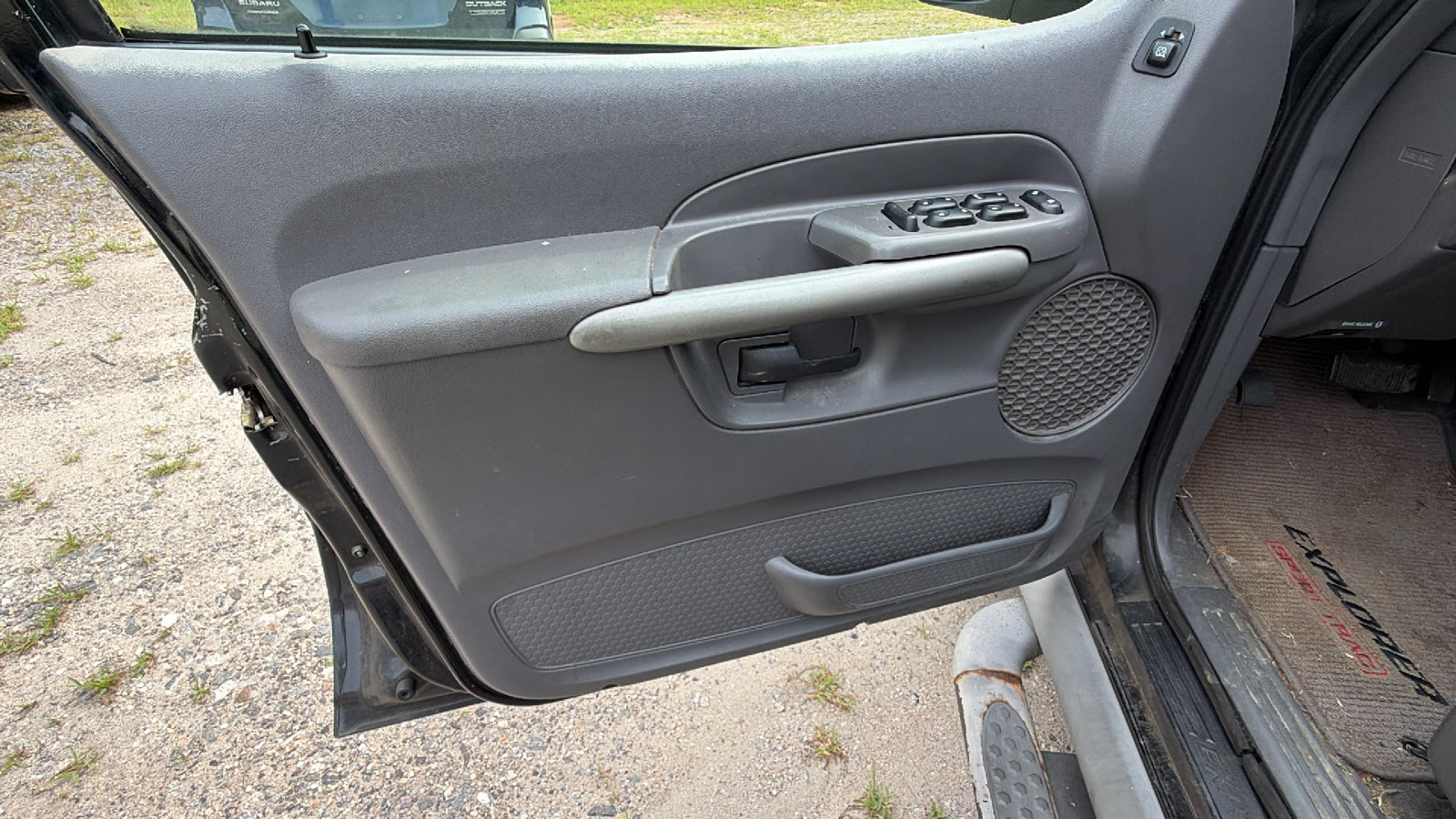Used 2001 Ford Explorer Sport Trac 4x4 image 13