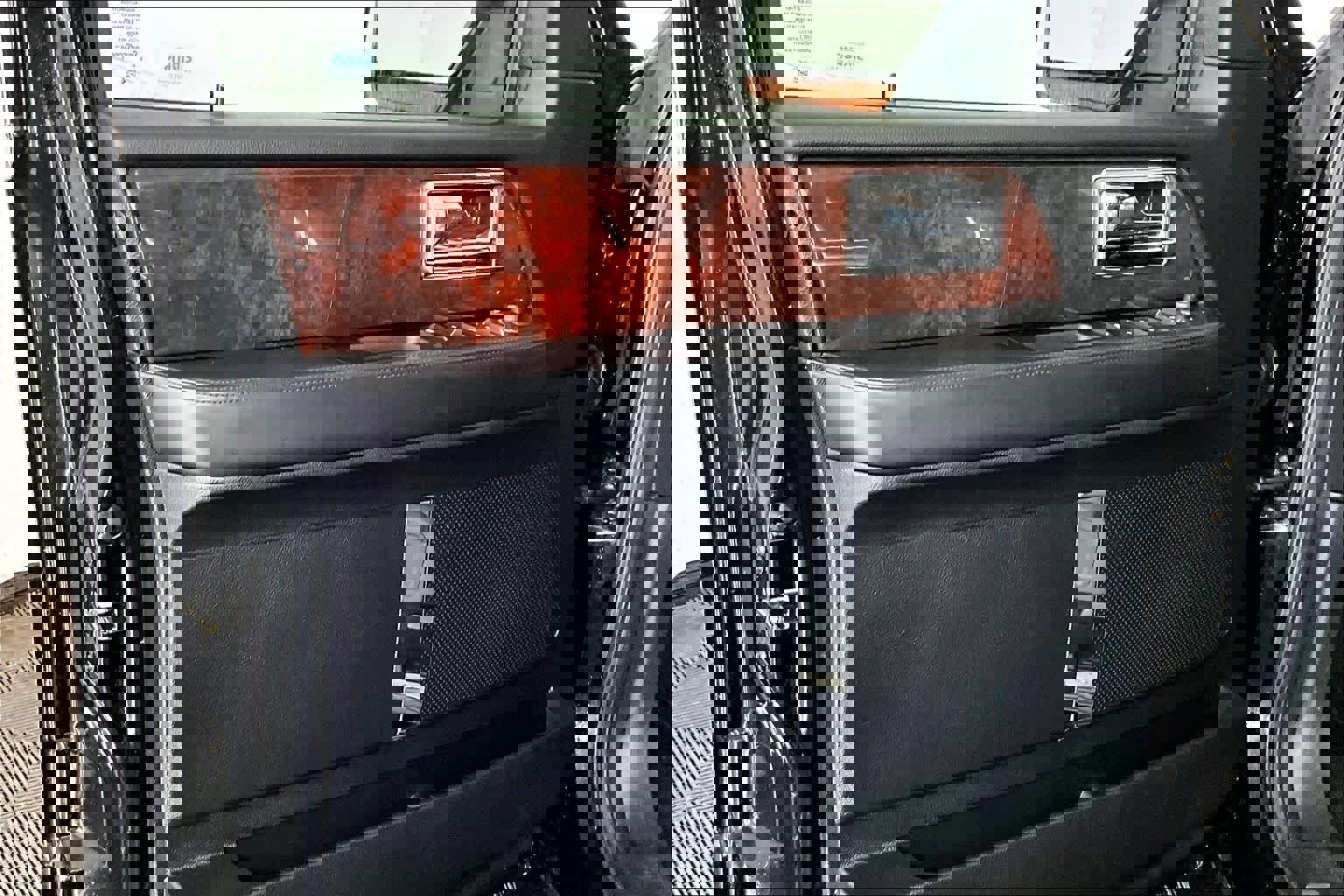 Used 2017 Lincoln Navigator Select image 22