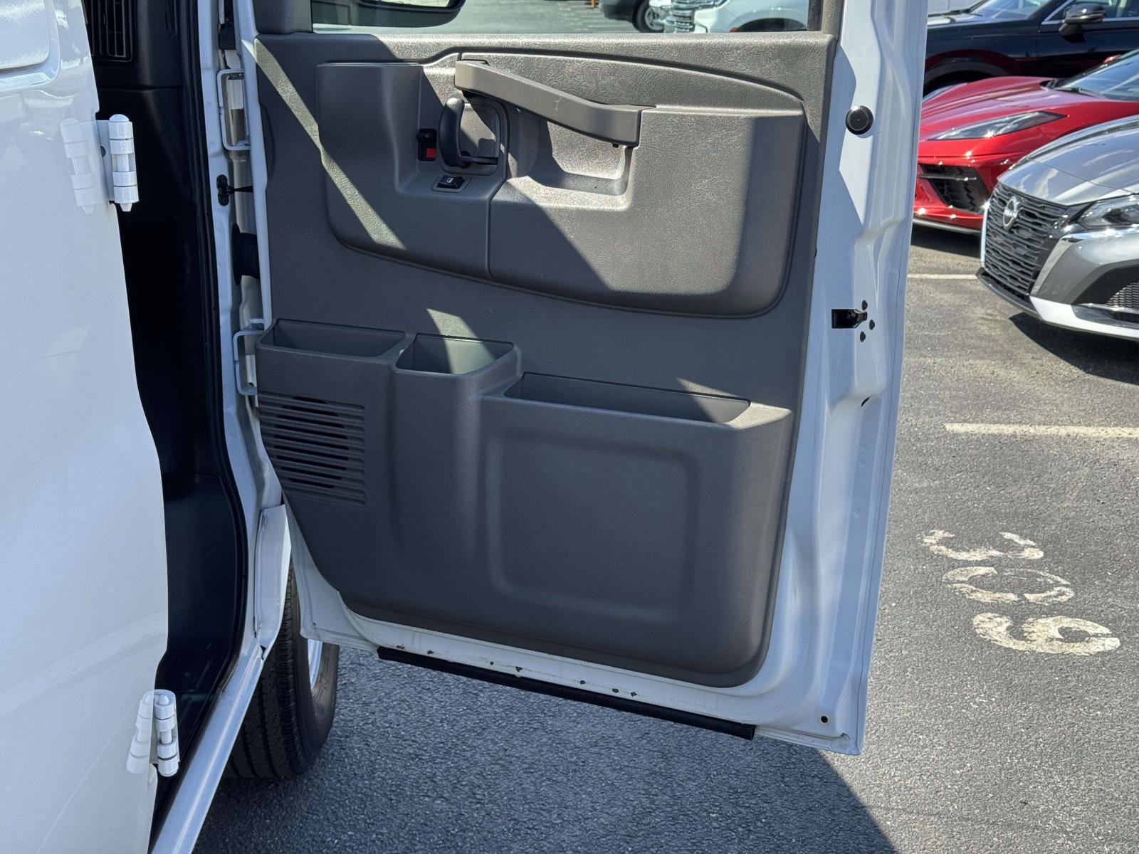 Used 2021 GMC Savana 2500 w/ Driver Convenience Package image 12