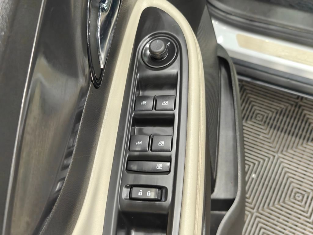 Used 2019 Buick Encore Essence w/ Experience Buick Package image 45