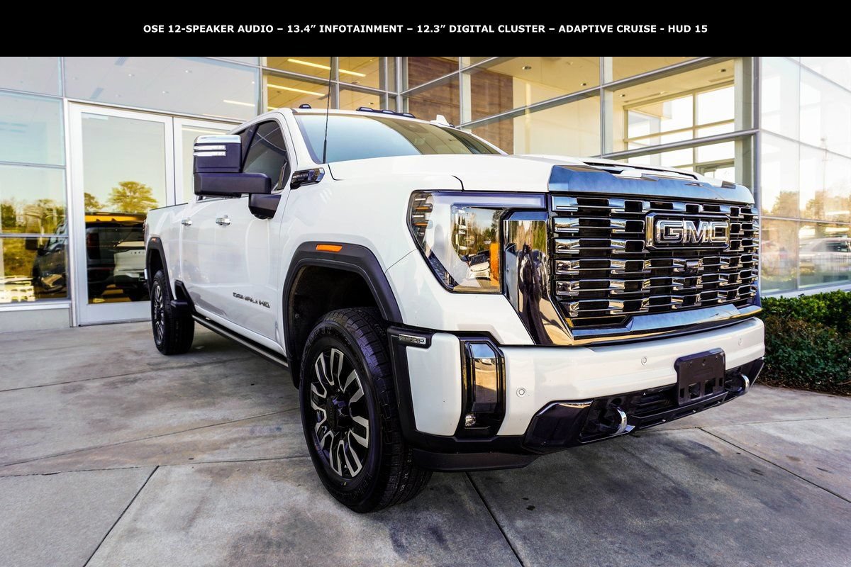 Used 2024 GMC Sierra 2500 Denali Ultimate AWD/4WD image 4