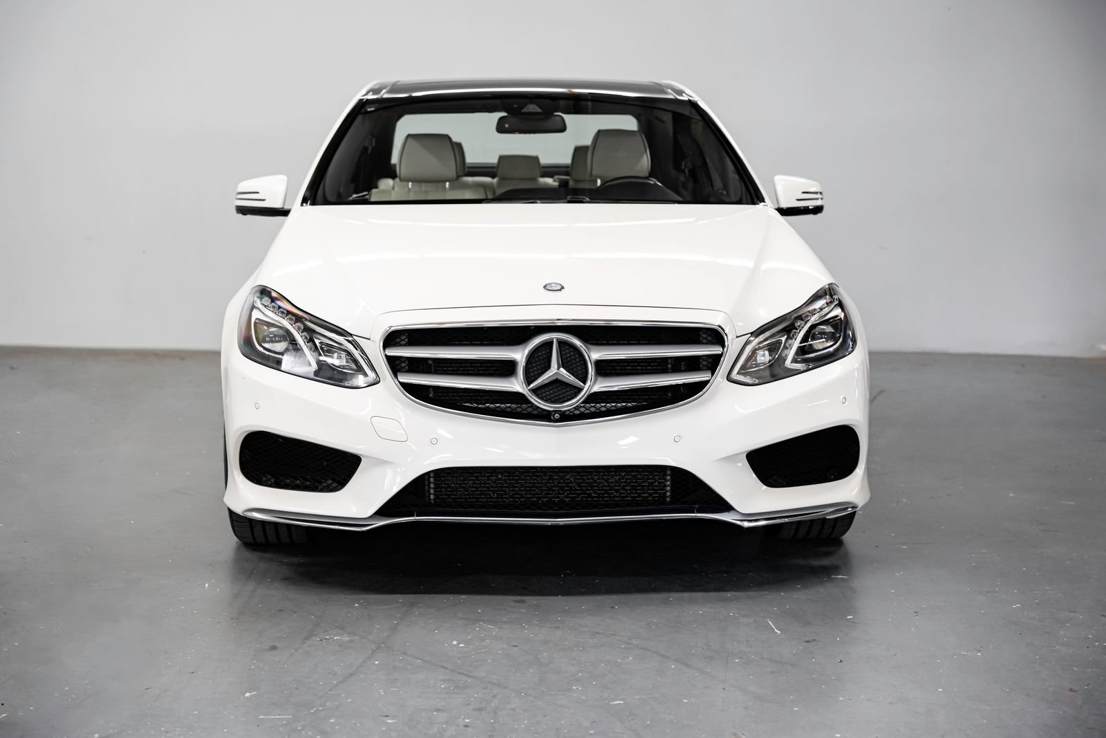 Used 2015 Mercedes-Benz E 400 Sedan image 5