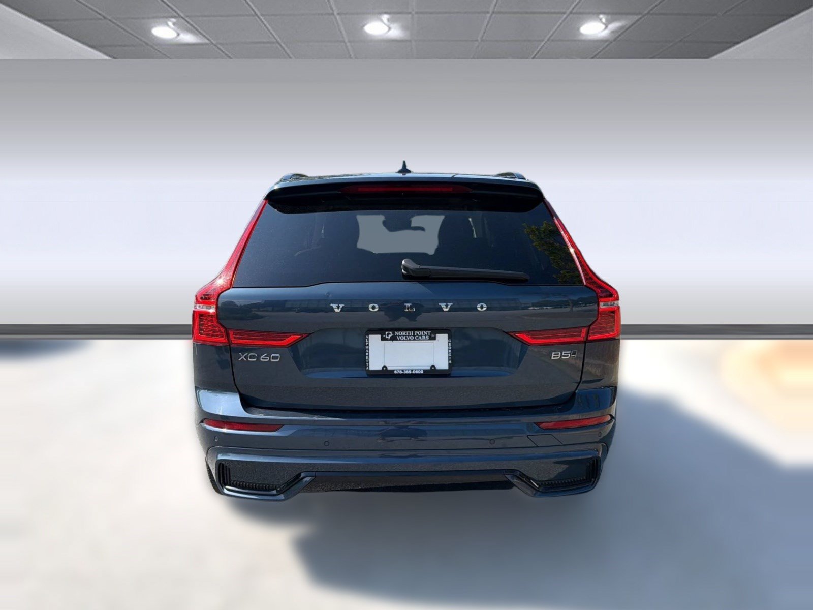 Certified 2024 Volvo XC60 B5 Plus w/ Climate Package AWD/4WD image 10
