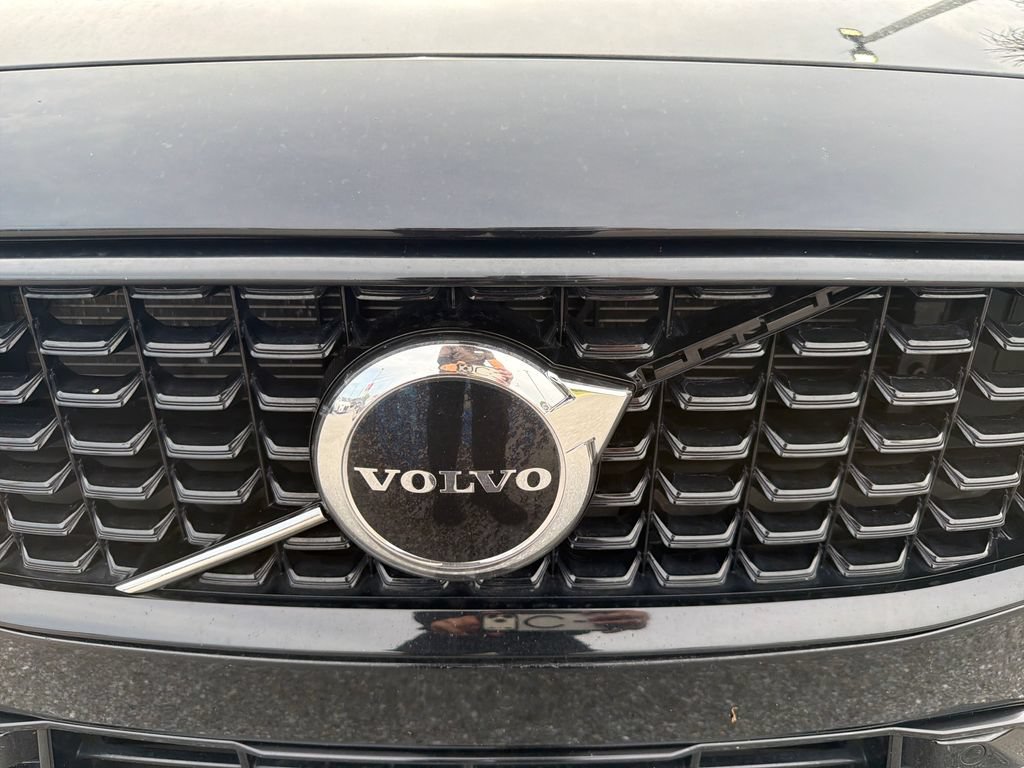 Used 2024 Volvo S60 B5 Core FWD image 9