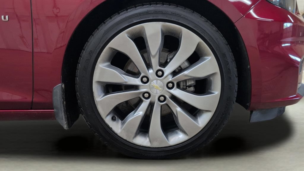 Used 2018 Chevrolet Malibu Premier w/ Premier Sun and Wheel Package FWD image 28