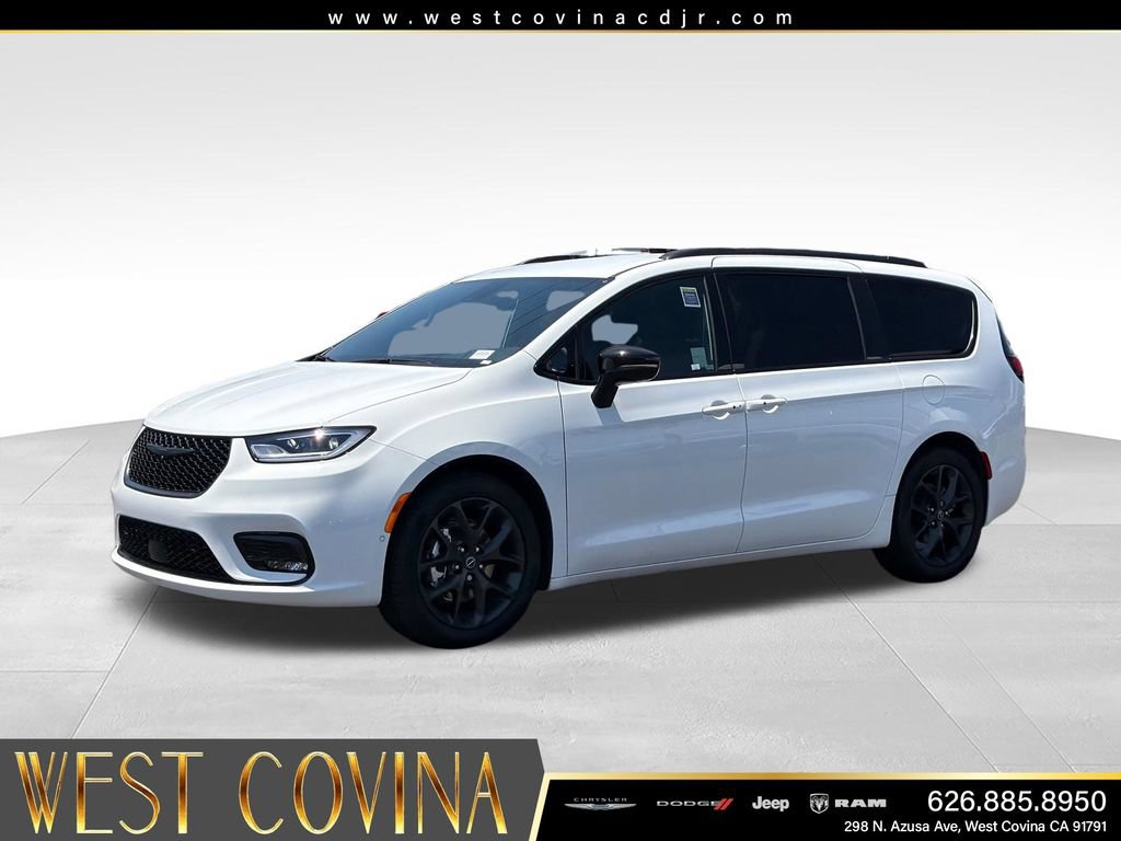 New 2026 Chrysler Pacifica Select w/ S Appearance Package
