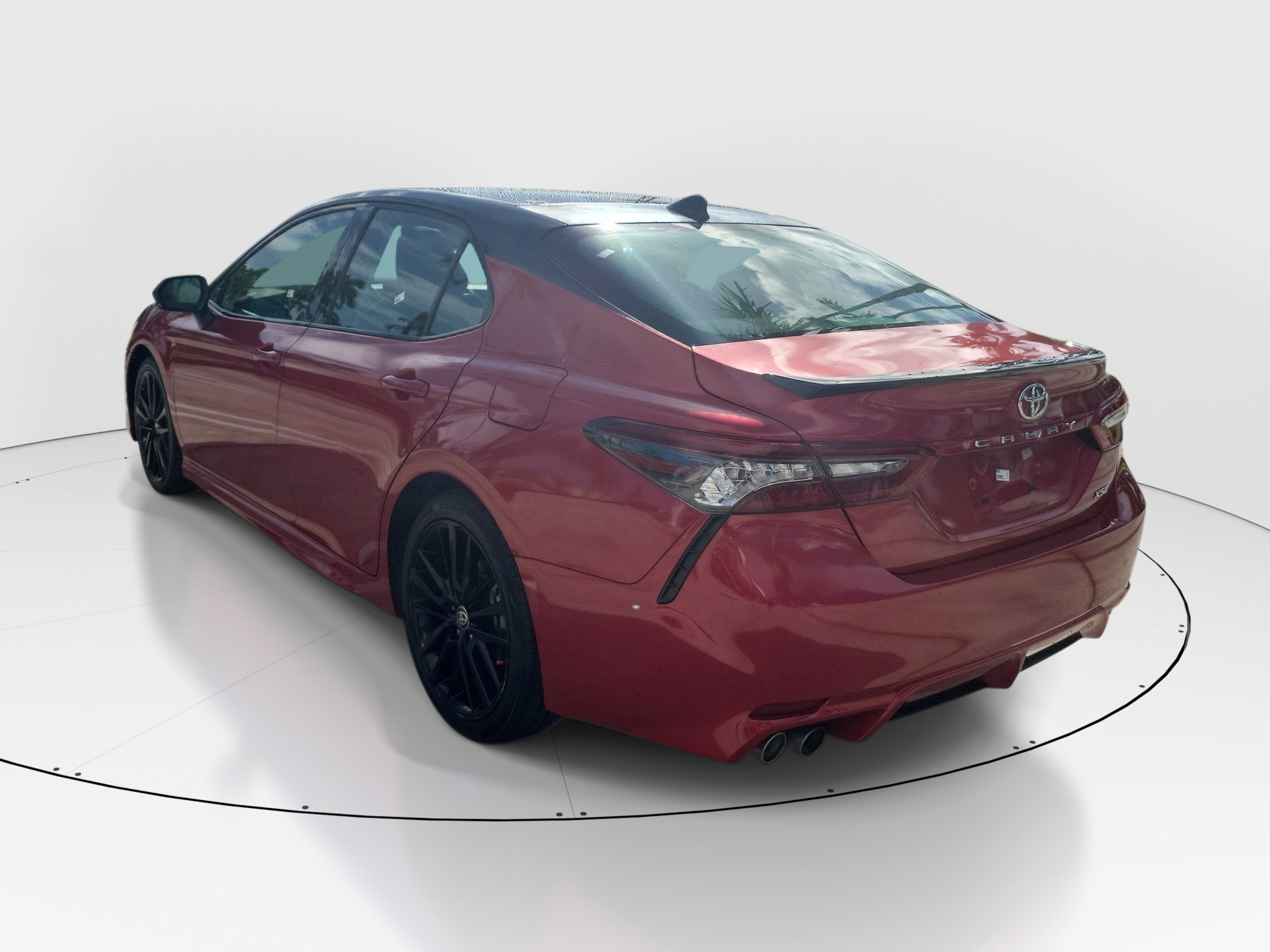 Used 2023 Toyota Camry XSE FWD image 5