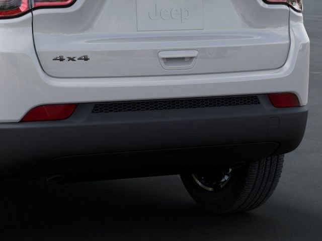New 2026 Jeep Compass Latitude image 13
