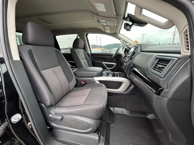 Used 2024 Nissan Titan SV w/ SV Convenience Package image 32
