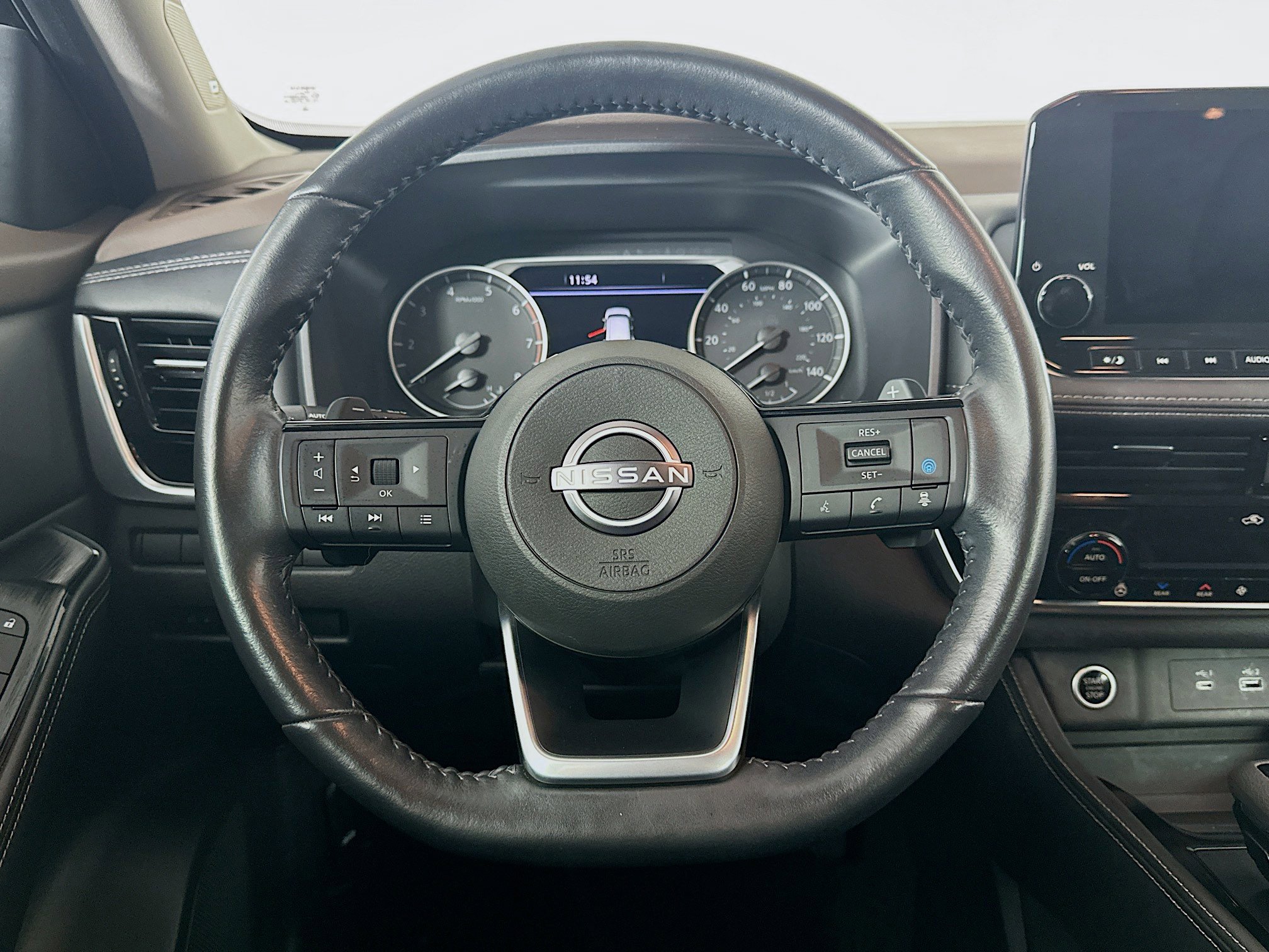 Used 2023 Nissan Rogue SL w/ SL Premium Package image 16