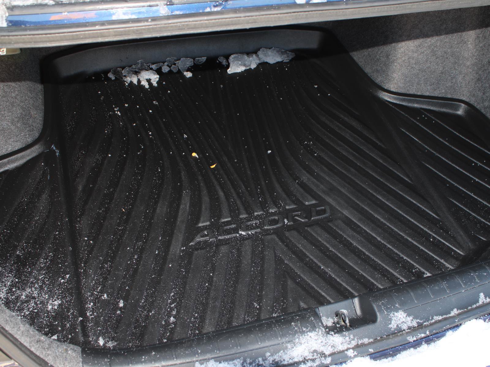 Used 2018 Honda Accord EX-L image 8