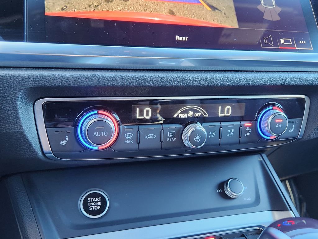 Used 2024 Audi Q3 2.0T Premium image 9