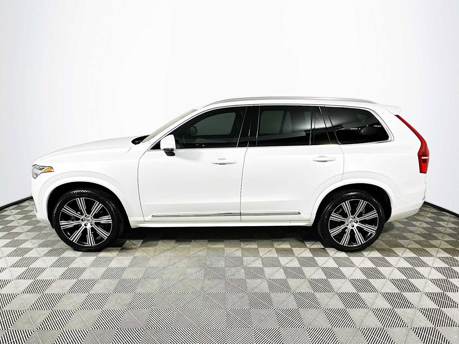 Certified 2023 Volvo XC90 B6 Ultimate image 4