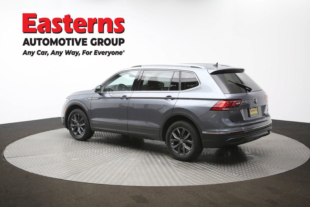 Used 2022 Volkswagen Tiguan SE w/ Panoramic Sunroof Package image 65