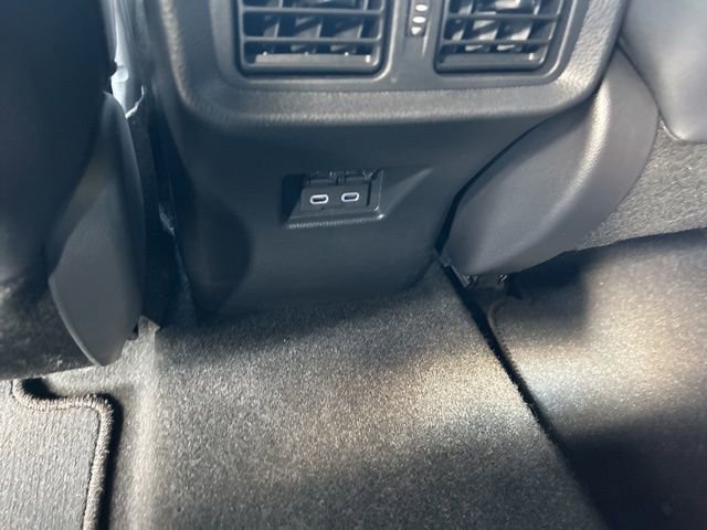 Used 2024 Toyota Venza XLE AWD/4WD image 41