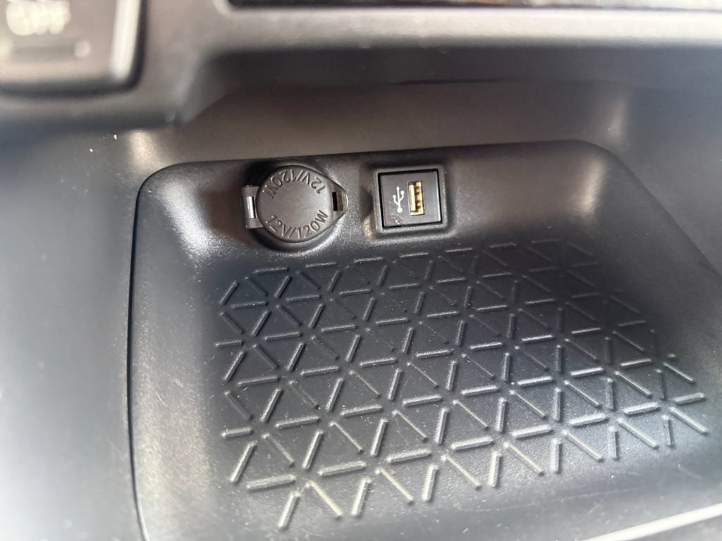 Used 2024 Toyota RAV4 LE AWD/4WD image 25