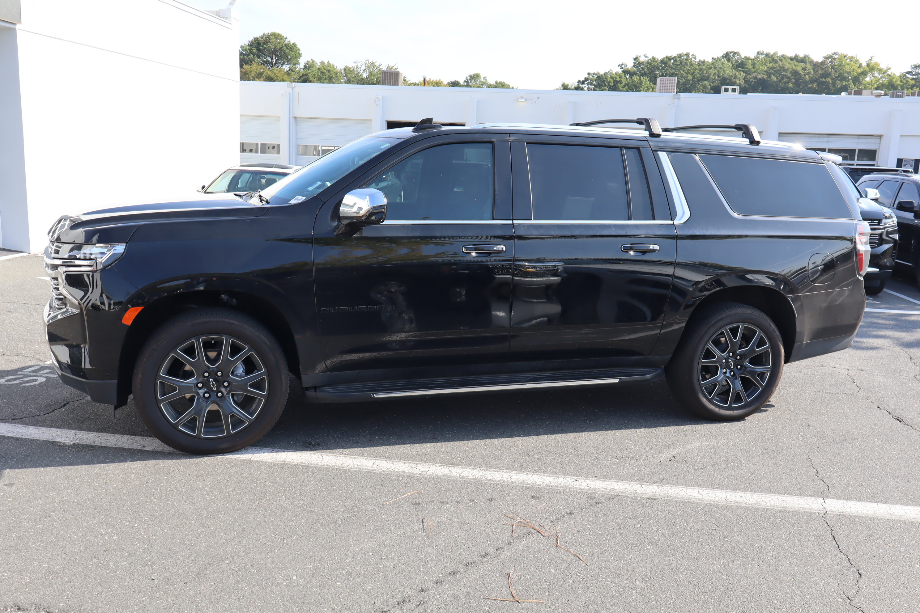 Certified 2024 Chevrolet Suburban Premier w/ Advanced Technology Package image 7