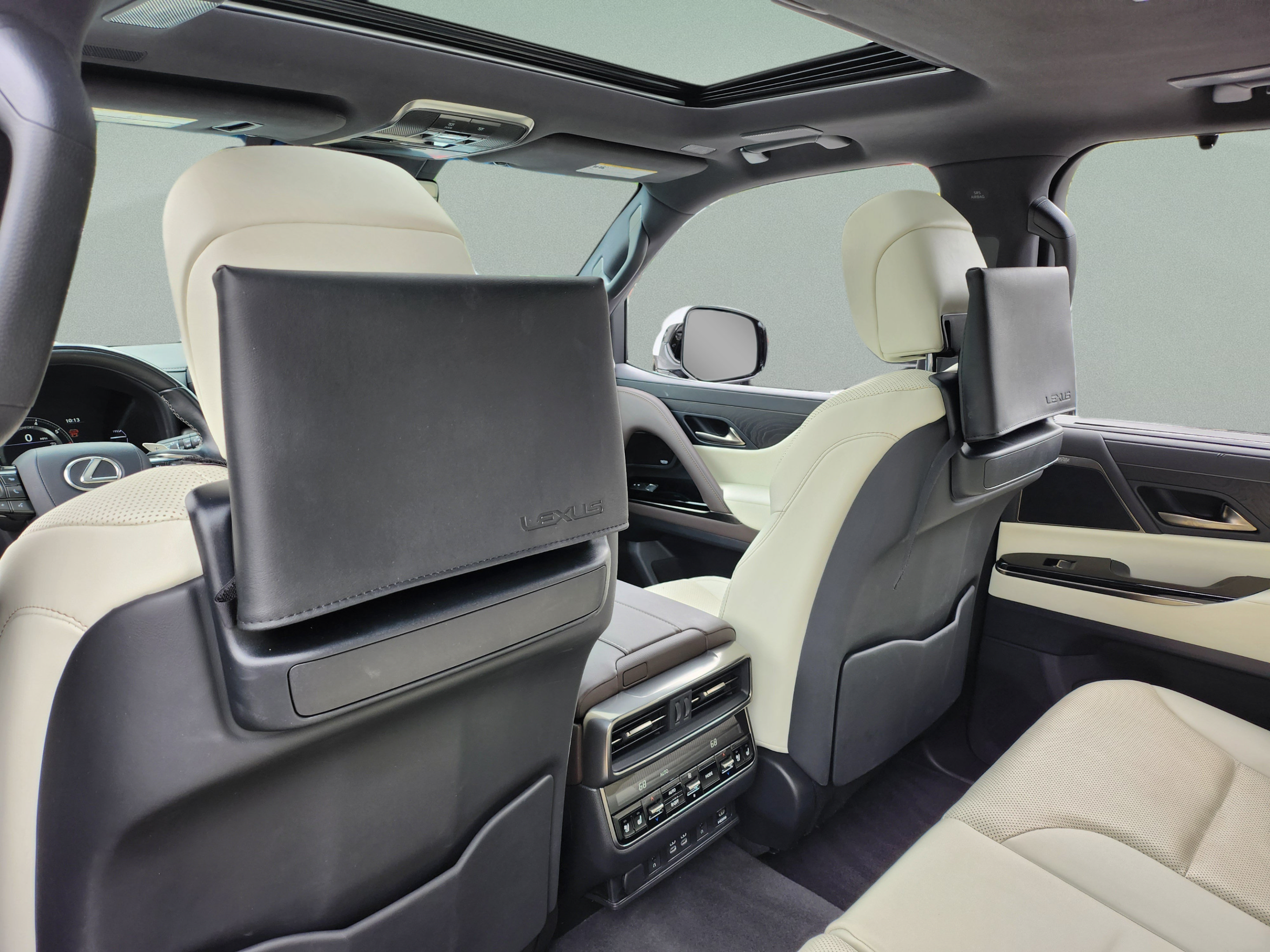 Used 2023 Lexus LX 600 4WD w/ Accessory Package (Z1) image 23